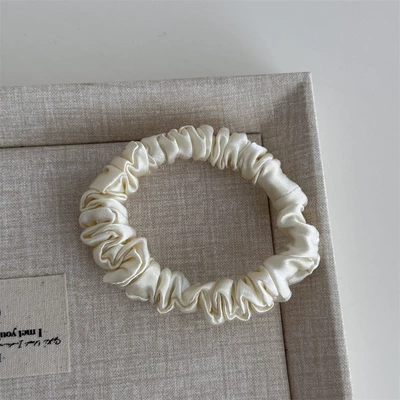 Silk Fabric Hair Ties That Do Not Damage Hair, High-End, High-Elasticity, Traceless, Simple Bun Hair Ties for Women (Saç üçün rezinlər) - small-intestine-hair-tie-off-white