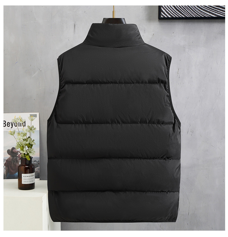 Yelekli erkek peluş ceket sonbahar kış trendi, şık ve bol bel kısmıyla kalın, sıcak tutan bir yelek giyiyor_voghion.com