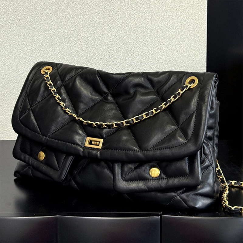 Xiaoxiangfeng Mittelalterliche matte Schultertasche mit zwei Fächern, Rindsleder, Rautenmuster und Kette, großes Fassungsvermögen_voghion.com