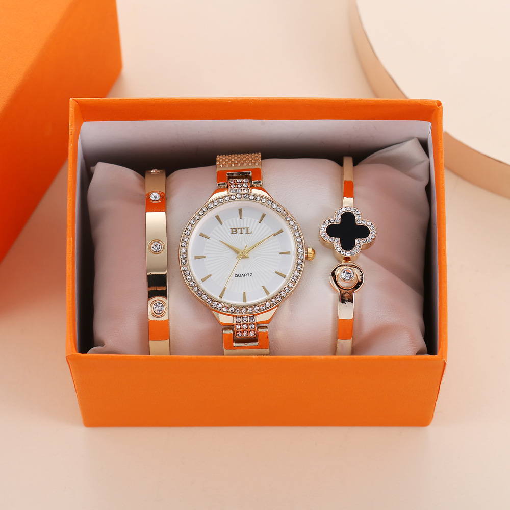 The New Watch Set is Creative, Exquisite, Personalized, and Simple with A Mesh Quartz Watch and Bracelet Set of 3pcs/set_voghion.com