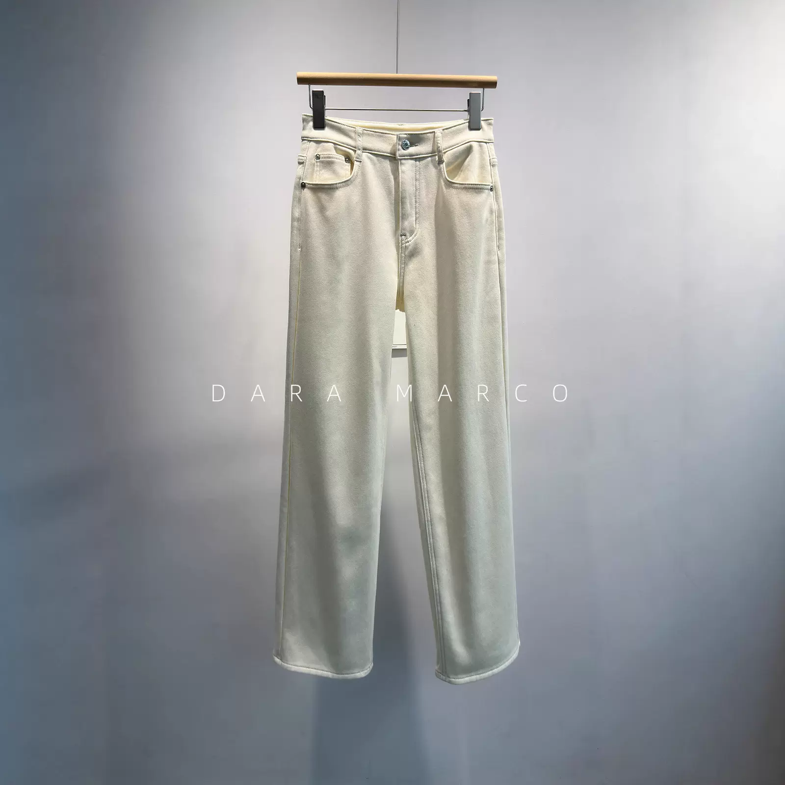 小禾家柜上2K＋加绒加厚白色高腰棉弹阔腿直筒牛仔裤女25秋冬新款