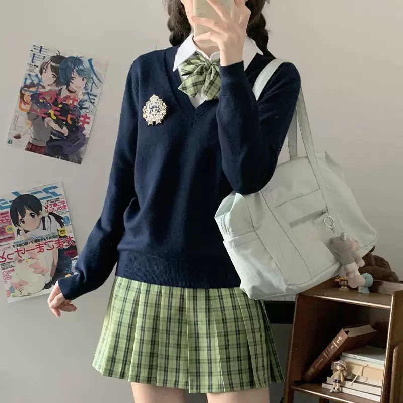 Genuine uniform for students, pleated skirt