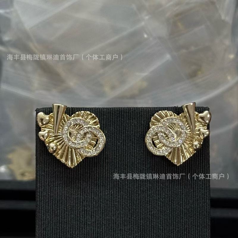 新款香家法式花朵名媛宫廷光面镶钻字母珍珠耳钉耳环耳饰品潮|undefined