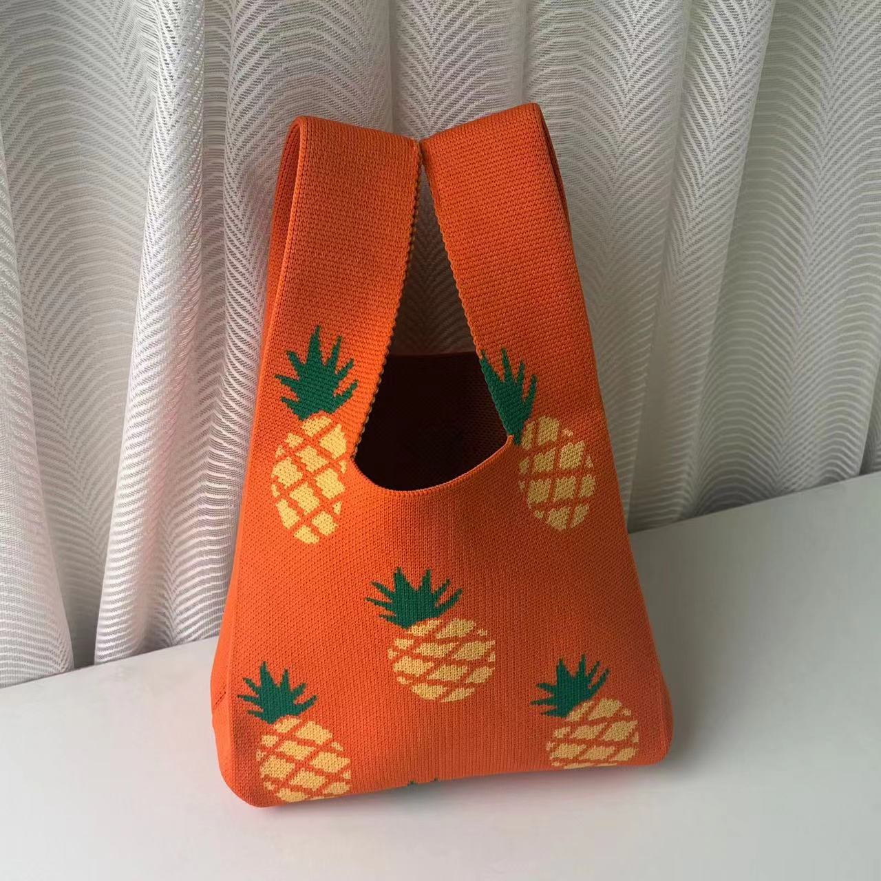 생기 넘치는 파인애플