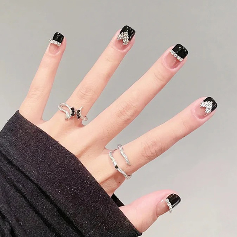 Diamond crocheted nail art transparent black short detachable three-dimensional love wear nail fake nail French nail piece Diamond crocheted nail art transparent black short detachable three-dimensional love wear nail fake nail French nail piece