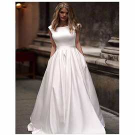 轻婚纱2026冬新款新娘法式超仙缎面森系旅拍显瘦出门简约礼服裙