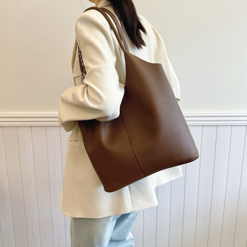 Bolsa de cubo de gran capacidad para mujeres 2024 nuevo otoño y invierno retro bolso de hombro casual bolso de alta calidad