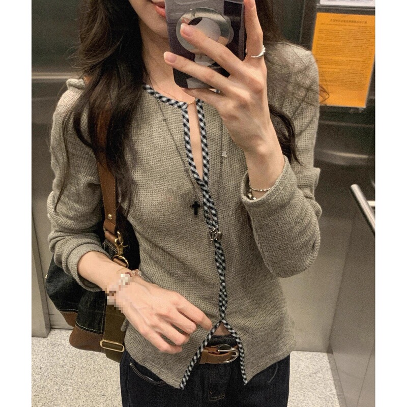 [Original Cloth + Plaid] Designed Versatile Contrasting Color Plaid Long-Sleeved T-Shirt for Women in Autum Elegant Pullover Top