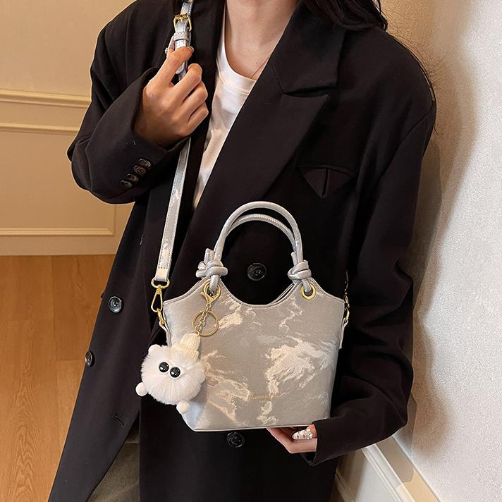 Niche Zhong bolso de mano de moda para mujeres 2025 nuevo diseño de moda bolso de hombro estilo extranjero versátil bolso de alta calidad