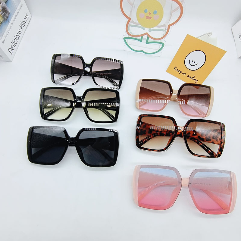 New Big Box Sunglasses Cross-border Fashion Sunglasses Trendy Thin Sunglasses display picture 2