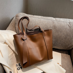 South Korea Fashion Women's Bag 2023 New All-match Large Capacity Tote Bag Internet Celebrous Women's Casual Shoulder Handbag