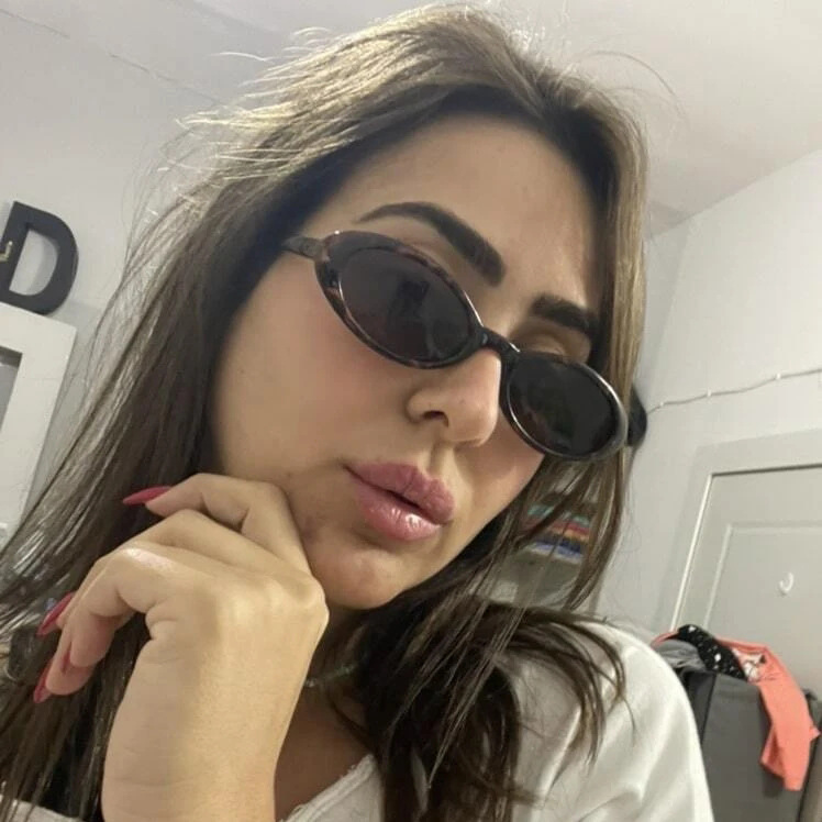 2023 New Vintage Small Frame Sunglasses Fashion Black Tea Oval Frame Cyber Celebrity Sunscreen Glasses Men's and Women's Sunglasses_voghion.com