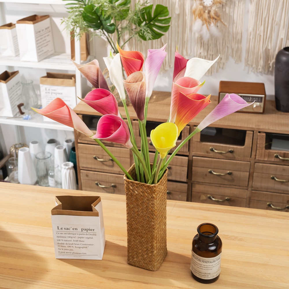 Manufacturer of wholesale wedding decoration products, straight trumpet lily artificial flowers, fake flowers, green plants, INS style, cross-border MW01511