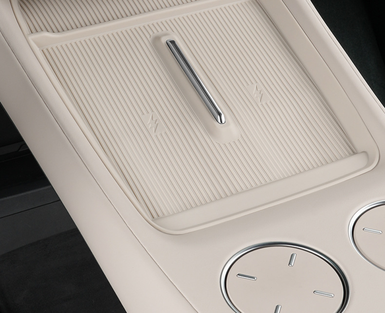 Suitable for Xiaomi Yu7/New Su7 Wireless Charging Silicone Mat, Central Control Anti-Slip Protective Water Cup Mat, Automotive Supplies