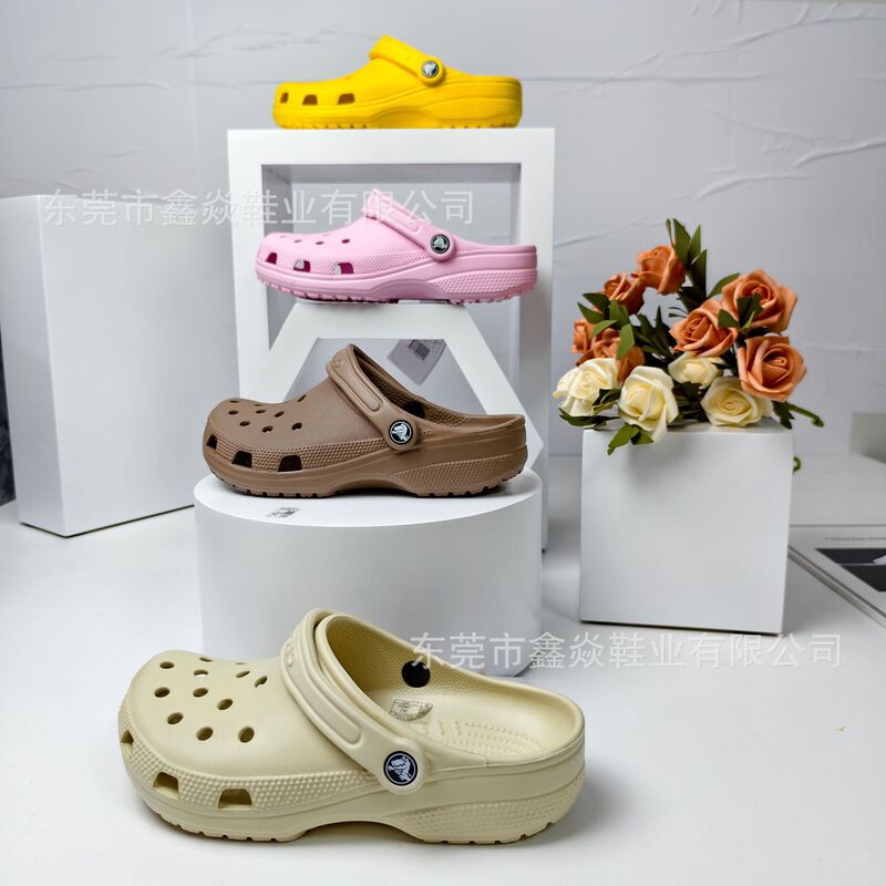 Corss Classic Style Perforated Shoes for Men and Women, Couple Style, Trendy, Fashionable, Lightweight, Outdoor Casual, Versatile Beach Shoes