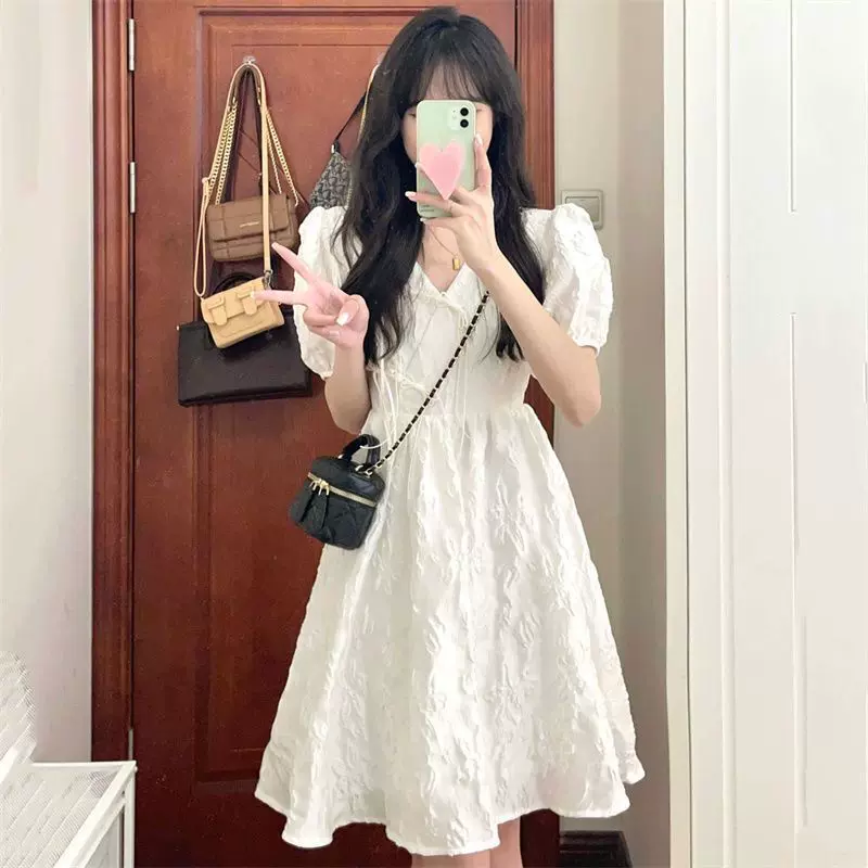 法式甜美初恋V领泡泡袖白色连衣裙女学生夏季韩版显瘦中长款字裙