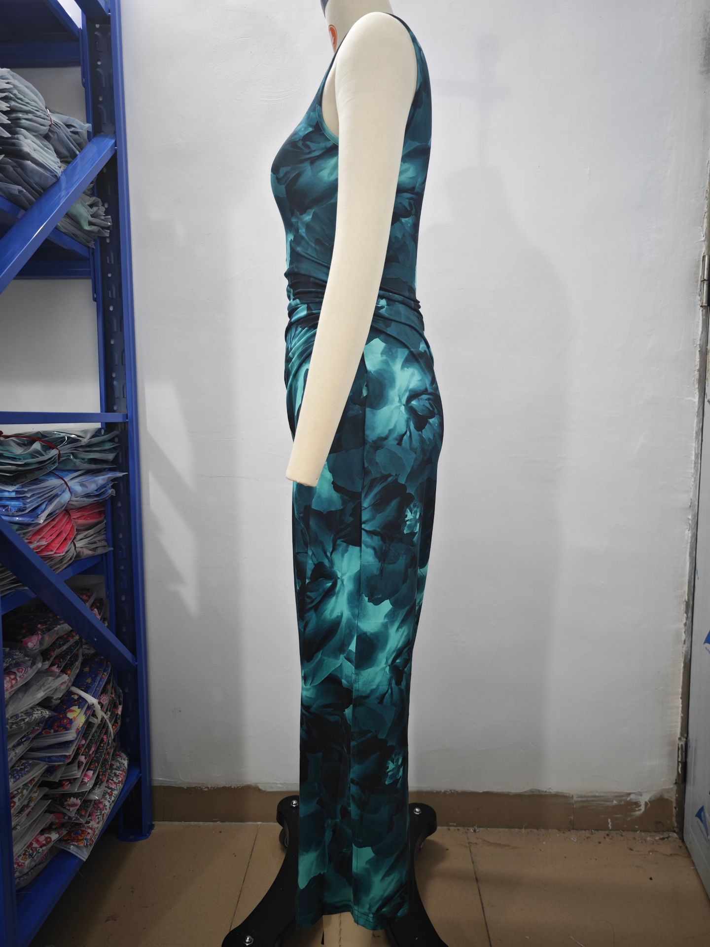 254g Weight Midi Dress Dress Length Type Sleeveless Sleeve Length Sheath Dress Dresses Type Sleeveless Sleeve Type Polyester Fabric Type Mid Waist Waist Line Holiday, Weekend, Travel Occasion Round Neck Neckline Slim Fit Type Flower Pattern Summer Season Women's Gender Slit Design Elegant, Classical Style Wholesale Women's Elegant Classical Slit Flower Holiday Weekend Travel Round Neck Sleeveless Sheath Dress 3