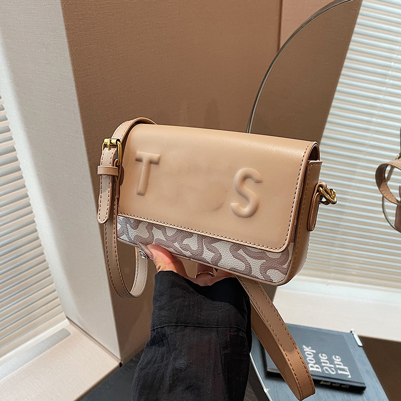 Bolso de pu transfronterizo para mujer 2024 nuevo bolso de mensajero de moda con impresión de letras de estilo occidental