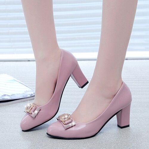 Women's Versatile Work High Heels with Thick and Medium Heels, Spring and Autumn, Bowknot Embellished Patent Leather Nude Color Women's Water Drill Single Leather Shoes