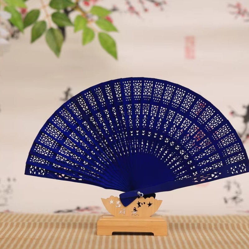 Fan de madera perfumada Fan plegable imitación de sándalo ventilador de baile hueco Fan artesanía Fan tallado flor Fan de madera toda la novia DIY joyas de boda