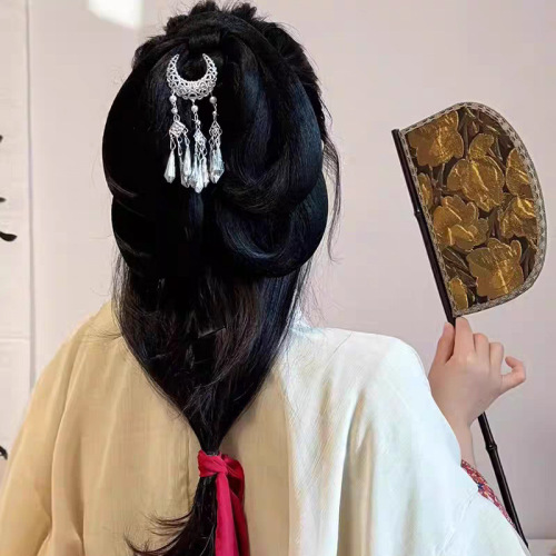 Ancient style Warring States robe, crescent tassel hairpin for women, 2024 new ethnic style Hanfu, side temple hairpin headgear
