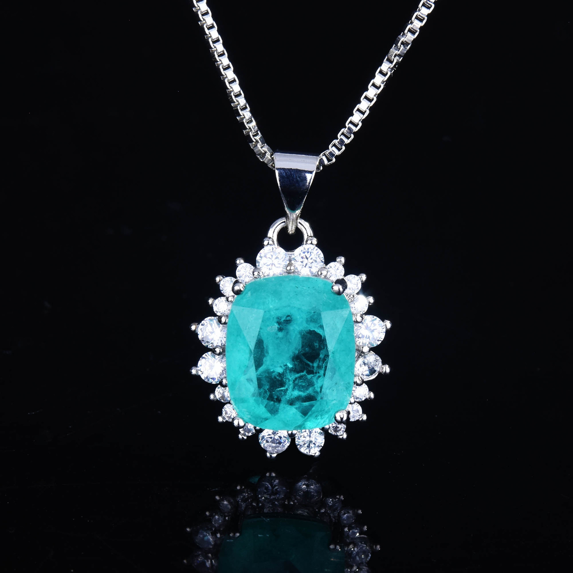 New Lake Water Green Simulation Tourmaline Paraiba Pendant Simple Light Luxurystone Necklace display picture 1