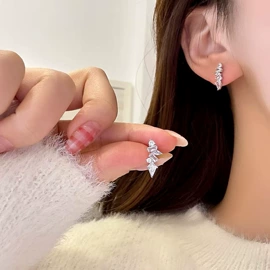 项链;耳环;戒指