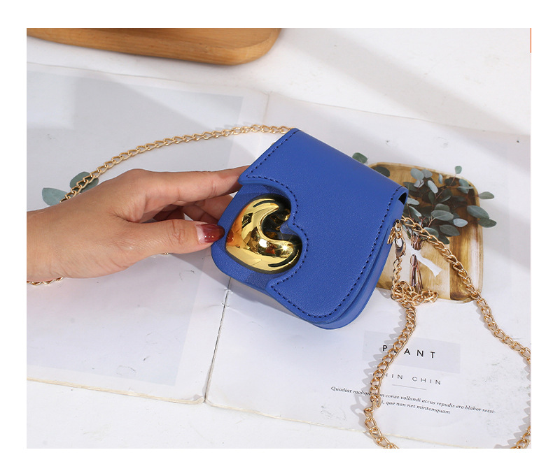 Women's Mini Pu Leather Heart Shape Solid Color Basic Magnetic Buckle Crossbody Bag display picture 2