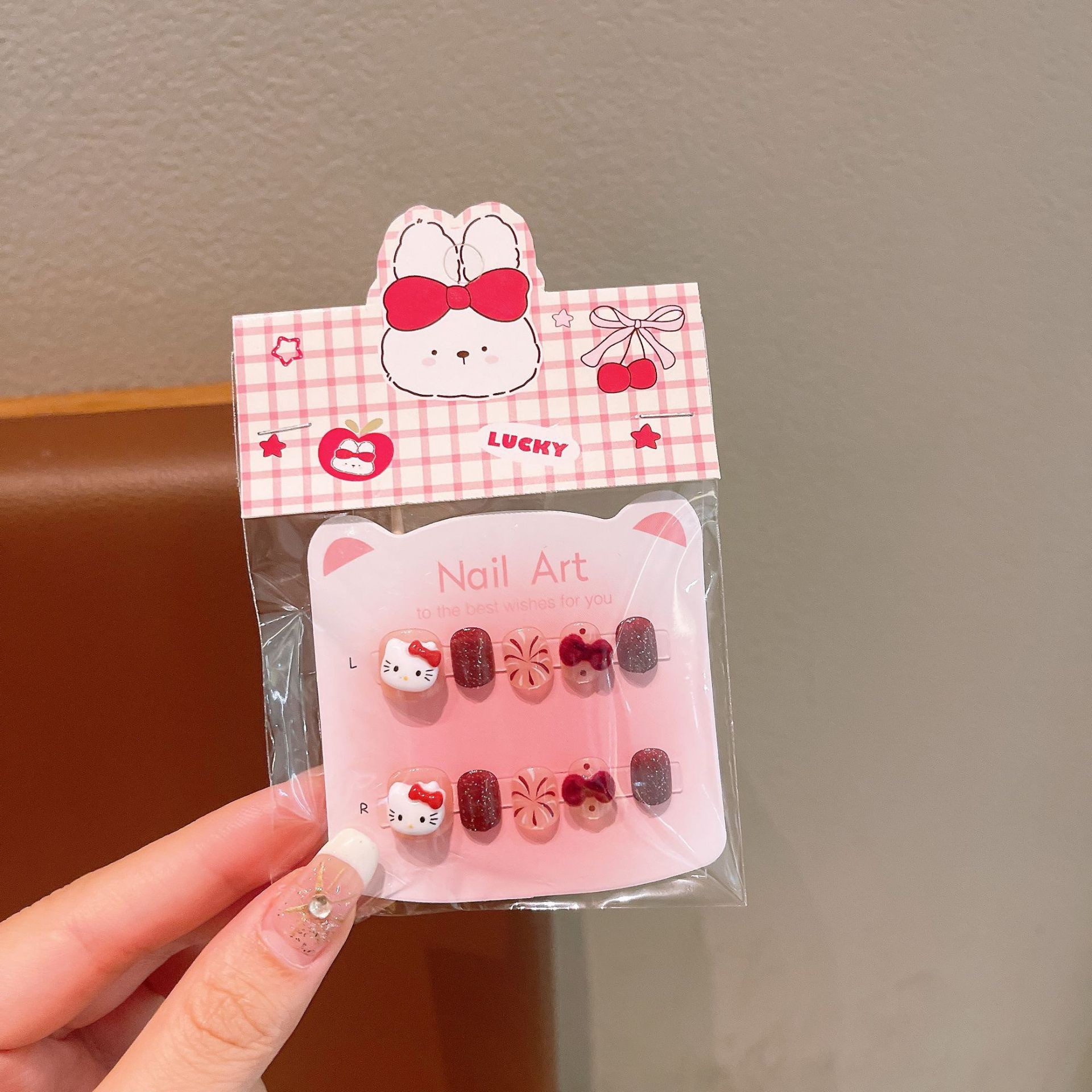 Uñas postizas removibles para niñas, en caja, con diseños de dibujos animados, pegatinas de uñas exquisitas, piezas de uñas.