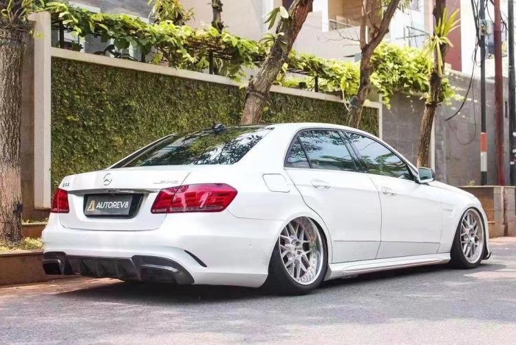 Suitable for Mercedes-Benz E-Class W212 Modification to E63 Front and Rear Bumpers, Carbon Fiber Front Lip, Side Skirts, Rear Lip, Rear Wing, and Hood