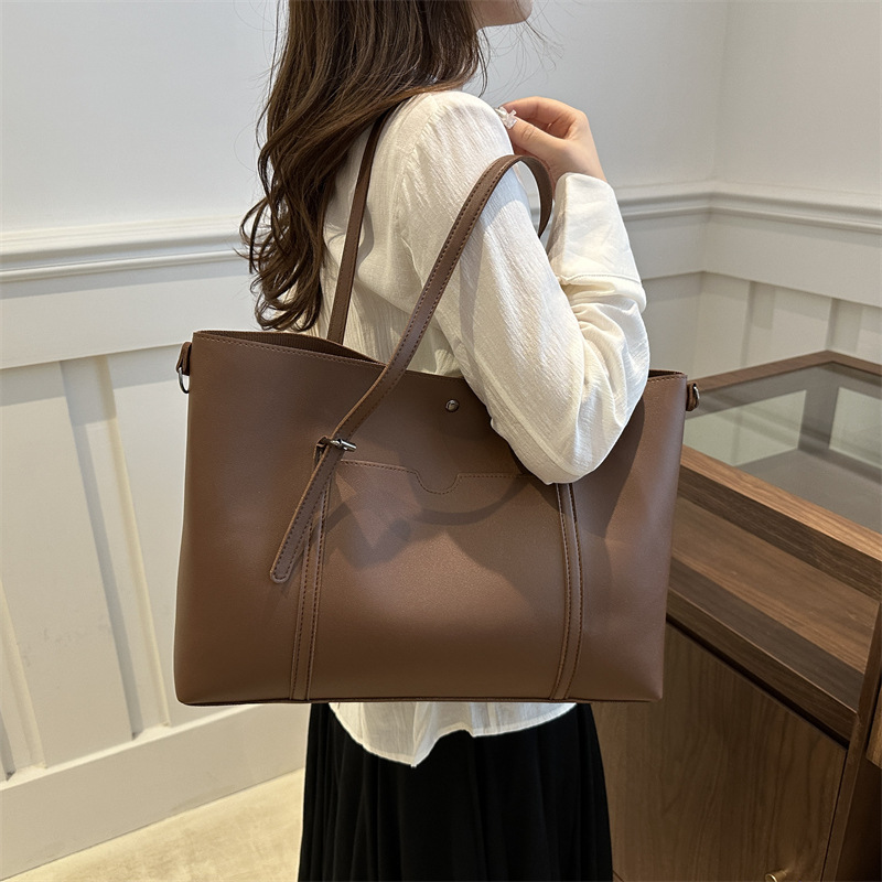 Bolso de hombro de moda para mujeres 2024 nueva bolsa de gran capacidad simple bolso portátil para estudiantes universitarios clase