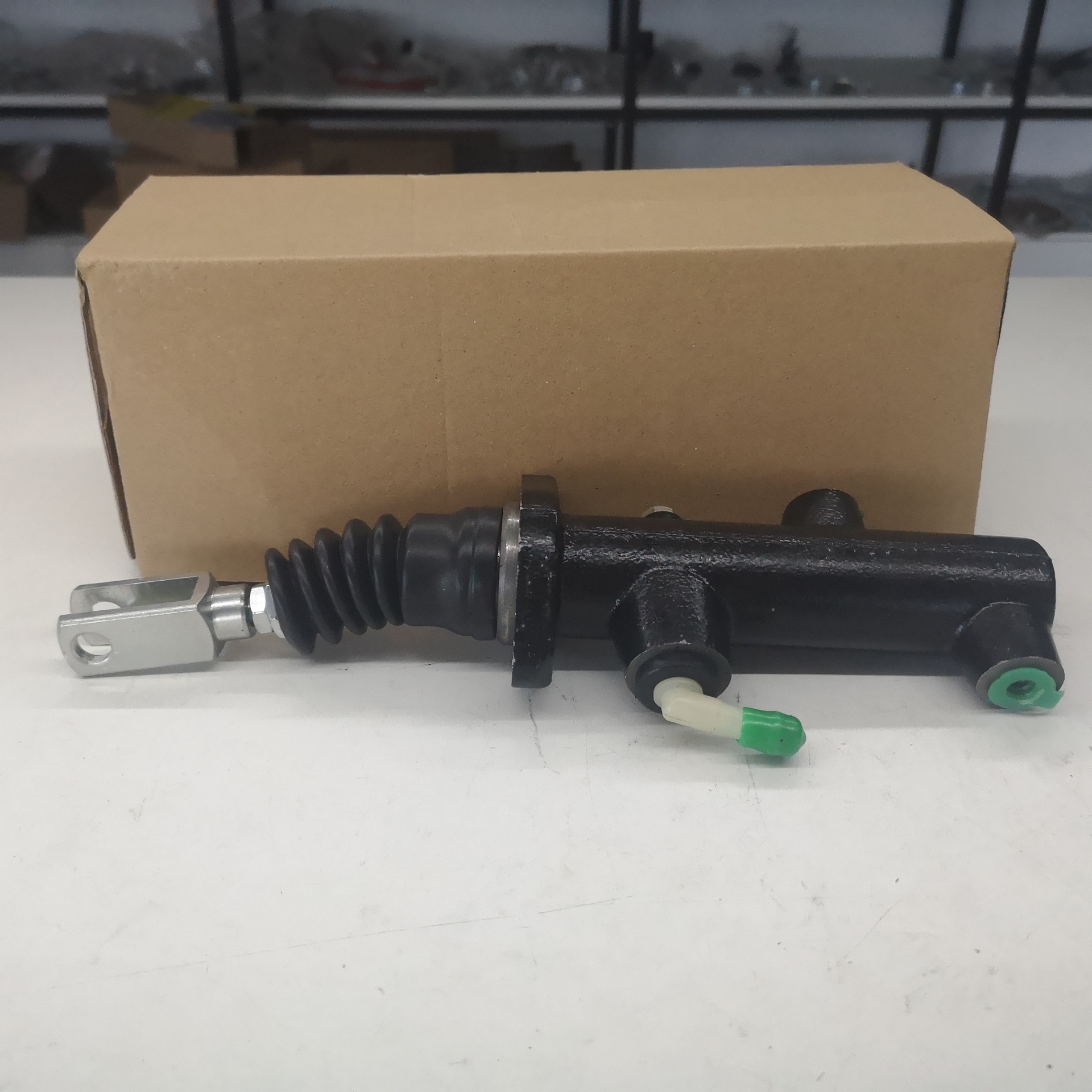 Suitable for New Holland Agricultural Machinery Engineering Vehicle Brake Master Cylinder 85805257 48151473 Brake Master Cylinder