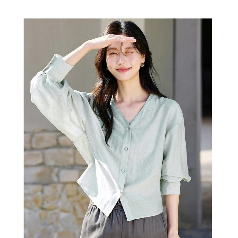 Japanese-Style Fresh Light Green Lantern Sleeve Shirt for Women, Loose Short Style 2026 New Spring/Summer Artistic Casual Top