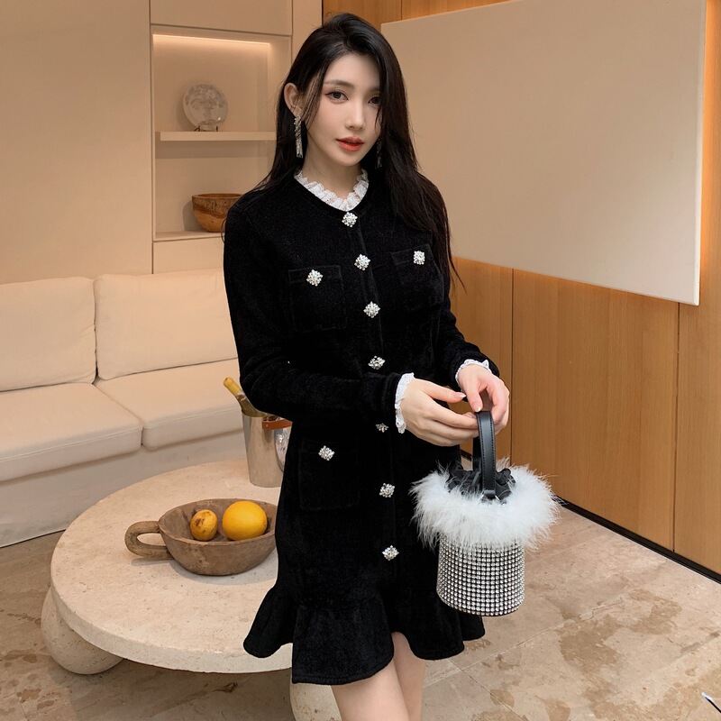 2025 New Autumn and Winter Women's Black Chenille Knitted Diamond-Embellished Small Fragrant Style Slim Long-Sleeved Short Dress