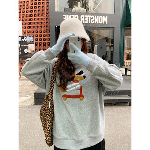 Plus Size Women's Lazy Style Soft and Waxy Off-Shoulder Embroidered Skateboard Puppy Sweatshirt 2024 New Loose Round Neck Top