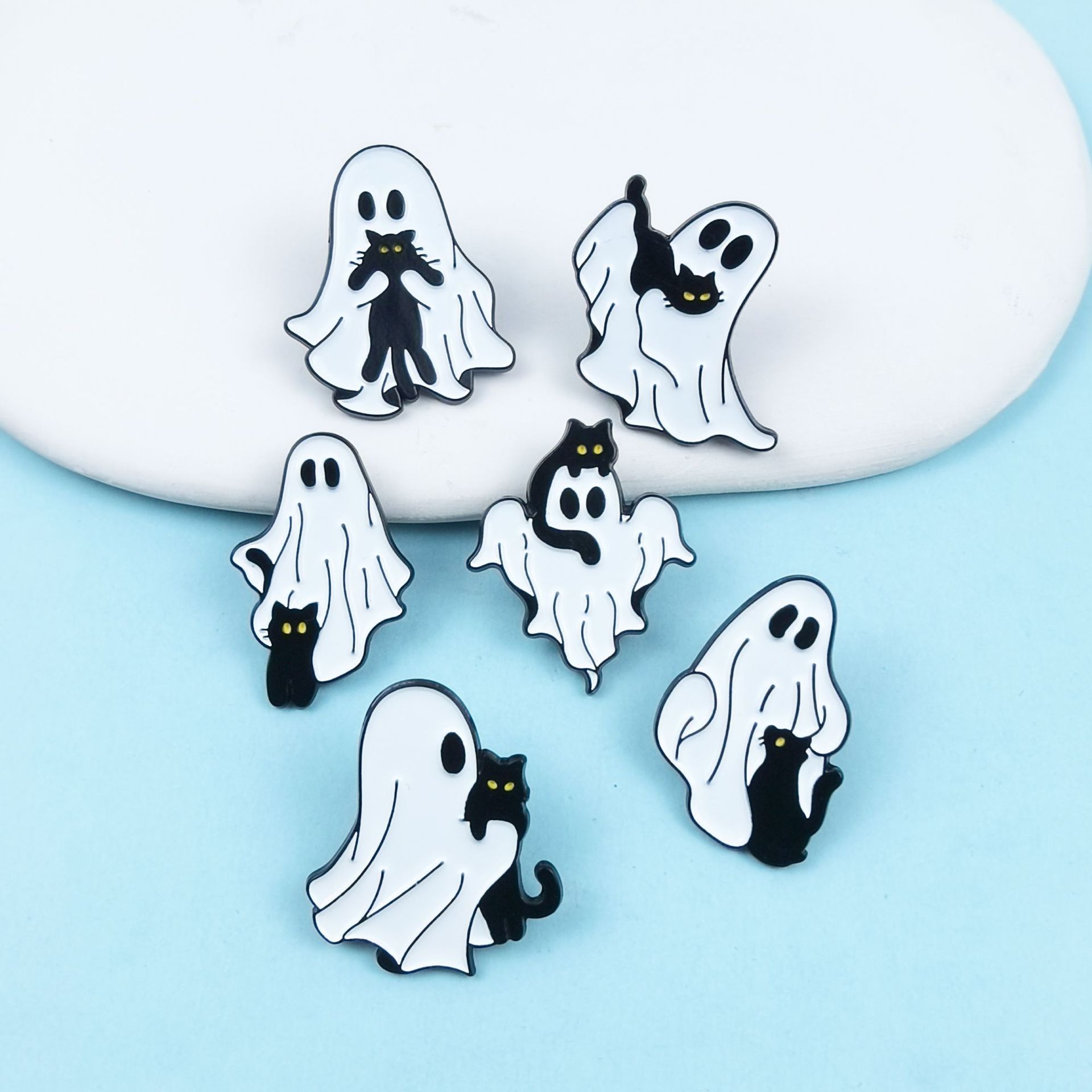 Broche fantasma de gato negro de Halloween europeo y americano personalidad estilo divertido accesorios de ropa insignia joyería de aleación de bricolaje
