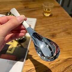 インターネット有名人の高級ステンレス製宮殿スプーン、家庭用厚みのあるスープスプーン、大人用長柄スプーン、新しい食器