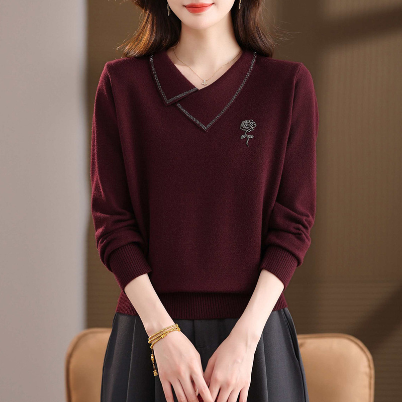 2025 Autumn and Winter High-End Hot Diamond Mother's Short Bottoming Shirt Knitwear Women's Early Autumn Nice Top Knitwear