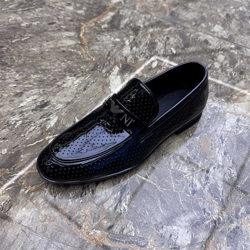 Мужские летние туфли из натуральной кожи Гуанчжоу, новые лакированные туфли-бонеты в британском стиле, повседневные кожаные туфли с перфорацией.