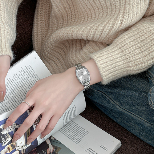 GEDI Women's Watch Niche Exquisite Light Luxury French Retro Temperament Barrel Style Fashion Compact Women's Watch Women's Watch