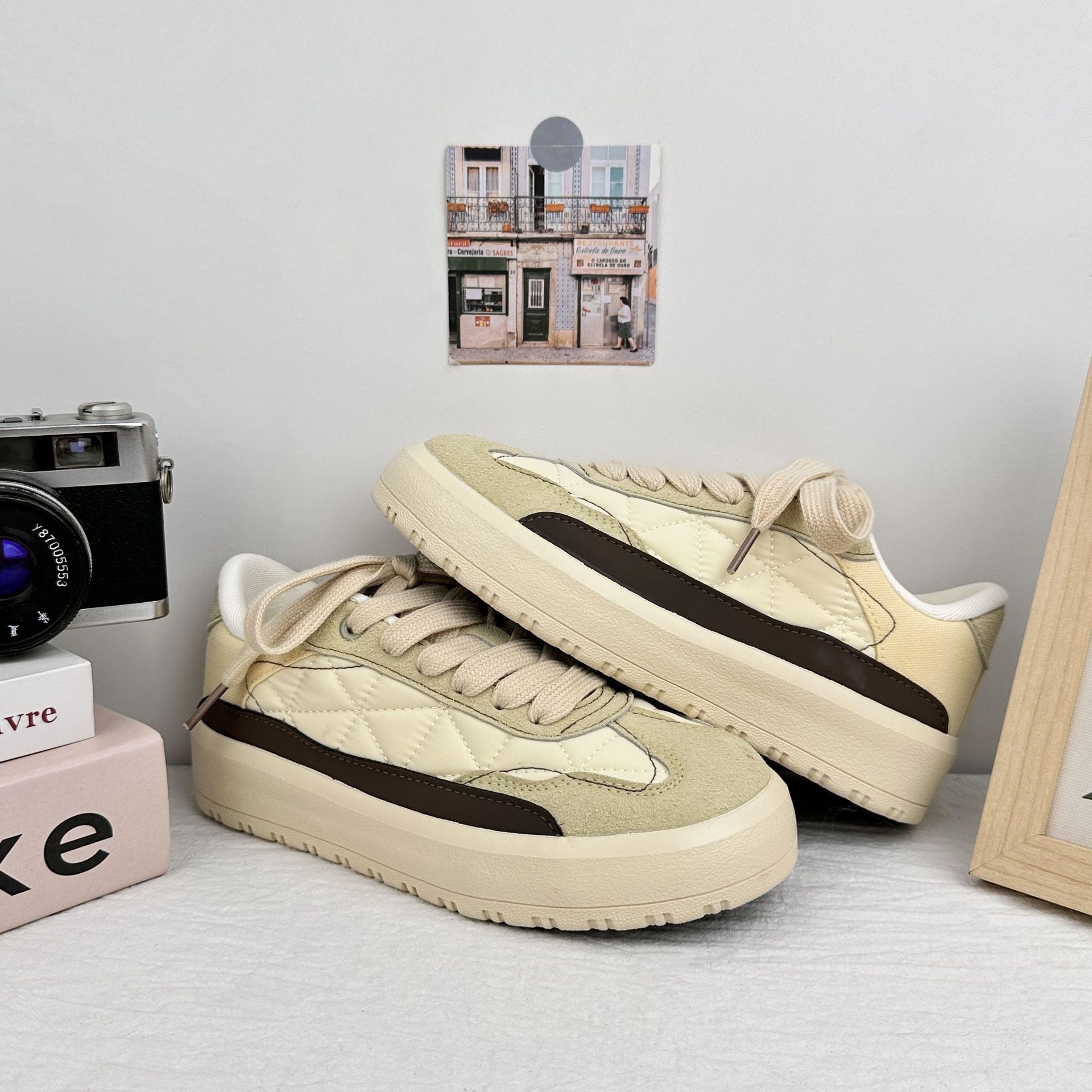 YUANBO nicho diseño de zapatos de skate para mujeres 2025 verano nuevos zapatos de entrenamiento de alta altura de base gruesa zapatos deportivos casuales