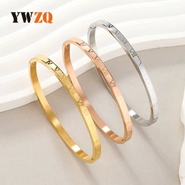 戒指;吊坠;手镯