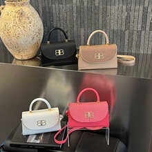 批发小众轻奢通勤女士手提质感单肩包潮流百搭斜挎包时尚休闲女包