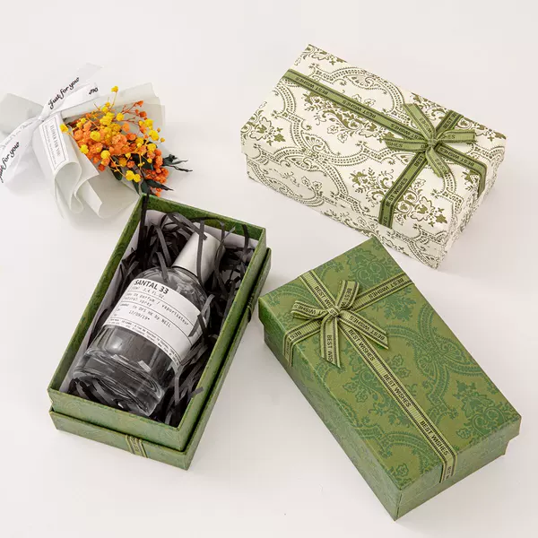 Holiday Gift Box Classic Perfumery Box Large Grab Card Packaging Box Keychain Ornaments Packaging Box Lipstick Gift Box