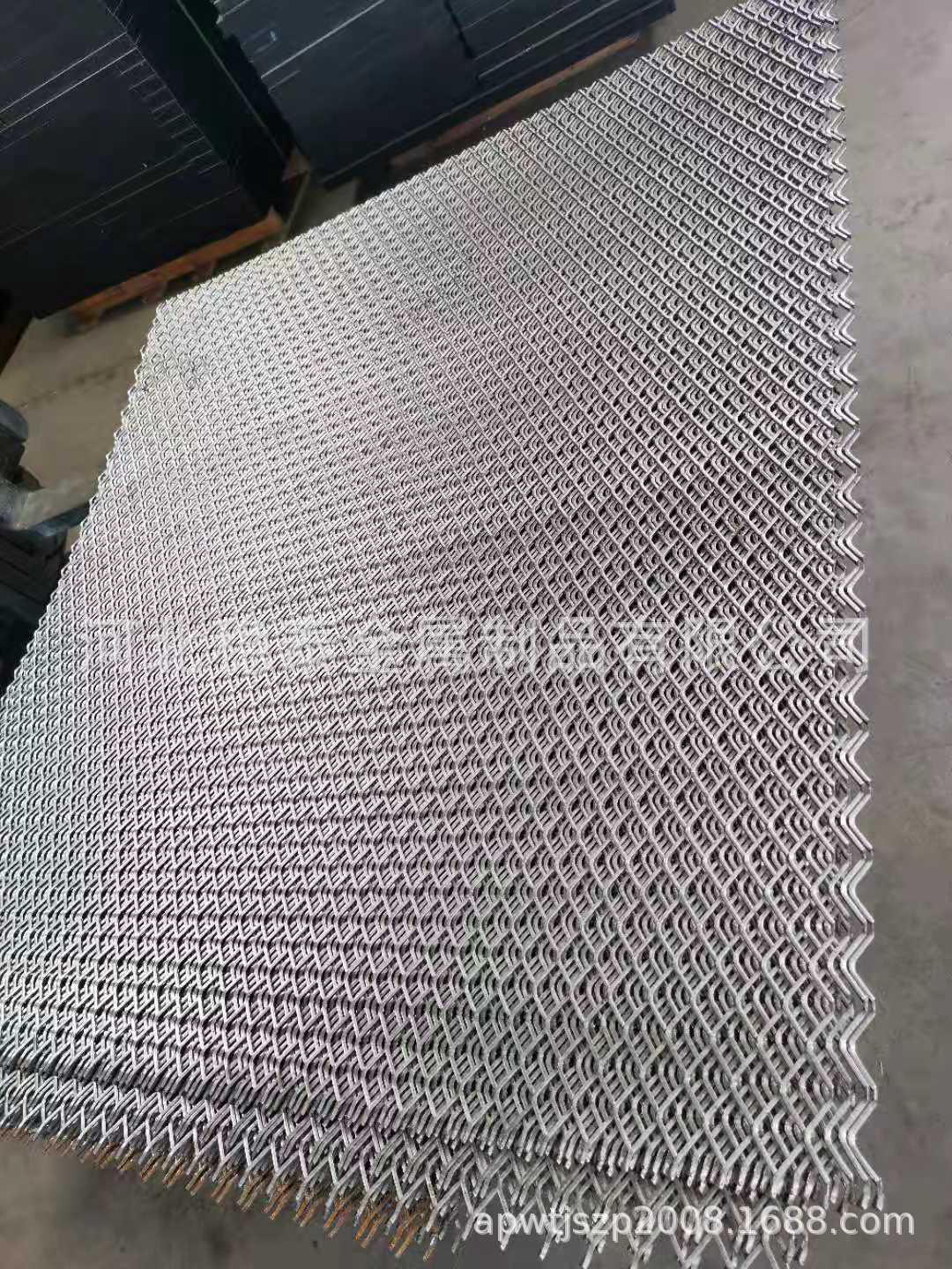 供应重型钢板网菱形网孔网孔50*100、40*80mm