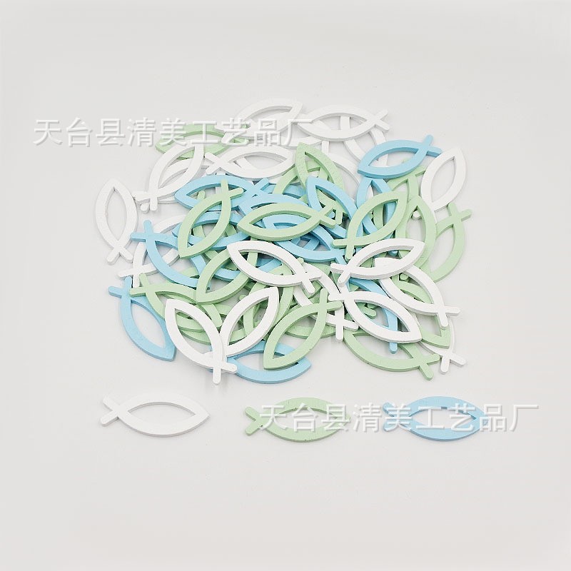 Decoración de madera Tres colores mezclado pescado hueco madera pescado hueco decoración de pared colgante