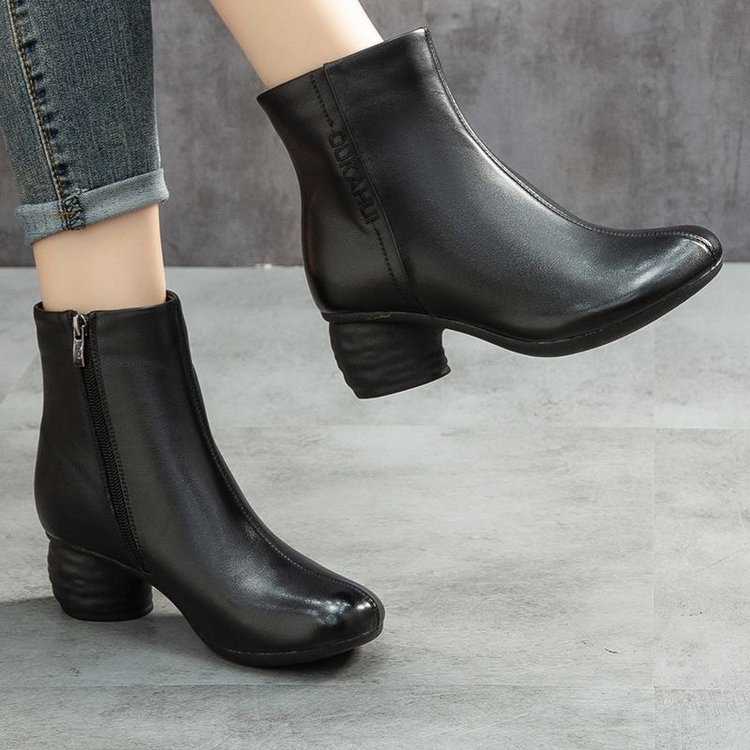 复古英伦风粗跟软皮短靴女2023秋新款中老年马丁靴舒适百搭妈妈鞋