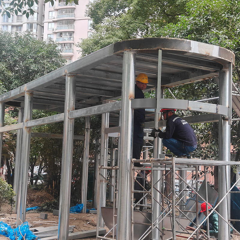 钢结构金属廊架雕塑1