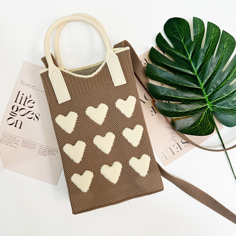 밀크티 컬러 하트