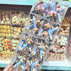 趣味シミュレーション鉛筆かわいいカピバラカ通子供のヘアピンが少女の横に小学生のヘアピンを挟んでいる